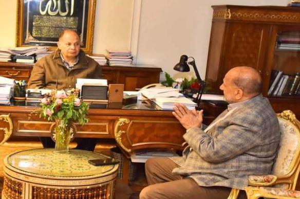محافظ أسيوط يناقش مجهودات الري في تبطين وتأهيل الترع وإزالة التعديات 