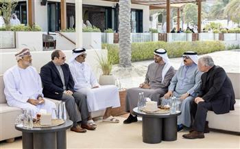 كاتب صحفي لـ«القاهرة الإخبارية»: التنمية والاستقرار عنوان قمة أبو ظبي