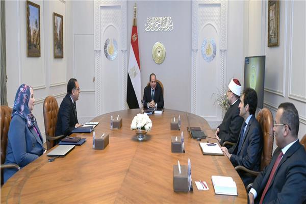 السيسي يوجه بوضع خطة متكاملة لإنشاء مساجد تابعة للأوقاف تكون جامعة لكل الأنشطة الدعوية
