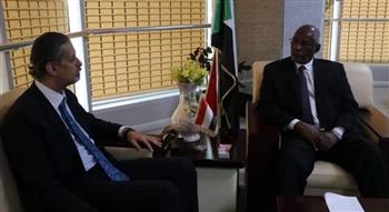   صلاح الدين يلتقي مع وزير الاتصالات والتحول الرقمي فى السودان 