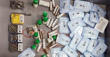 جمارك مطار الغردقة تضبط محاولة تهريب كمية من مستلزمات جراحة وزراعة الأسنان