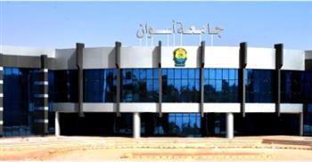 رئيس جامعة أسوان: يتفقد امتحانات الفصل الدراسي الأول بكلية دار العلوم