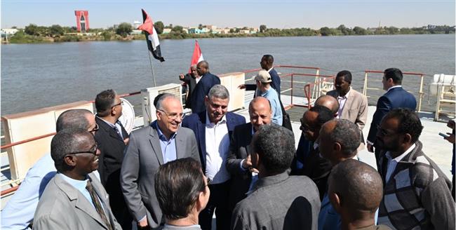 ‫ وزير الرى يزور محطة قياس الخرطوم على النيل الأزرق