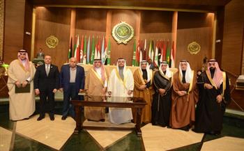   البرلمان العربي يمنح رئيس مجلس الشورى العماني وسام التميز العربي