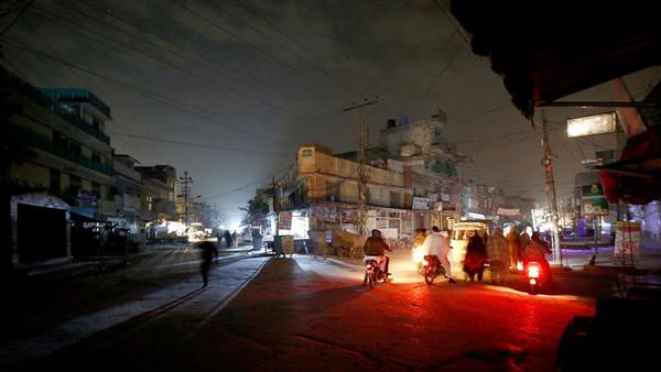 انقطاع الكهرباء على مستوى البلاد في باكستان