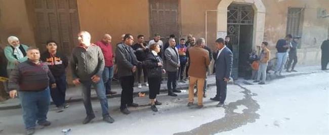 محافظ أسيوط يوجه باخلاء منزل بحى شرق من السكان بعد تصدعه 