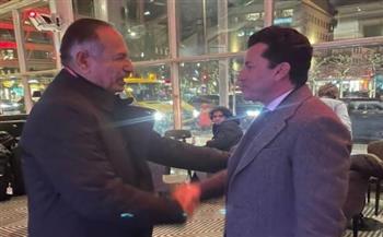 وزير الرياضة يصل السويد لمؤازرة منتخب اليد قبل مواجهة الدنمارك
