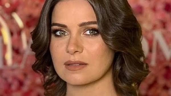 يسرا اللوزي: تعرضت وابنتي للتنمر والجمهور تولى الرد نيابة عني