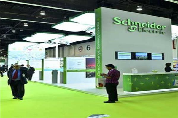 تعاون بين المصرية للمطارات وشركة شنايدر العالمية لاستخدام الطاقة الجديدة والمتجددة بمطار شرم الشيخ