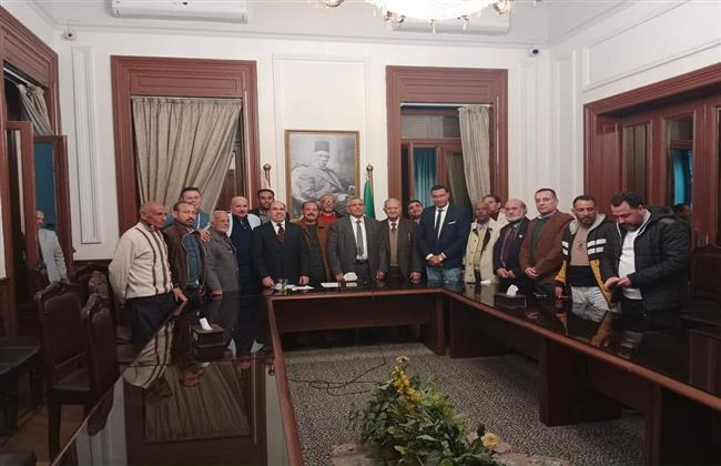 لقاء موسع يجمع رئيس حزب الوفد مع قيادات الحزب بالإسماعيلية