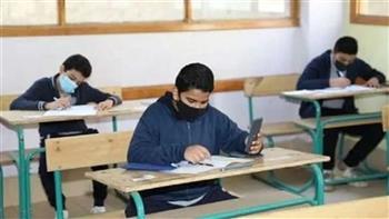 طلاب الشهادة الإعدادية بالقاهرة يختتمون اليوم امتحاناتهم بمادة العلوم 