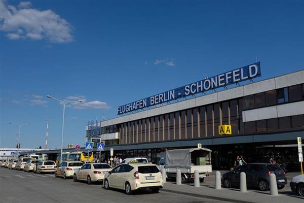 مطار برلين يُلغى الرحلات الجوية وسط إضراب لزيادة الأجور