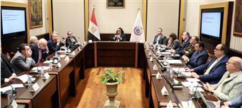 وزير الصحة يجتمع باللجنة الاستشارية العليا لطب الأسنان 