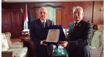 درع جامعة المنيا للقيادات الأمنية تحية للشرطة المصرية في عيدهم الـ71