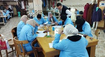 "القوى العاملة": ختام فعاليات 3 دورات تدريبية على مهن التفصيل والخياطة واللغات ببورسعيد