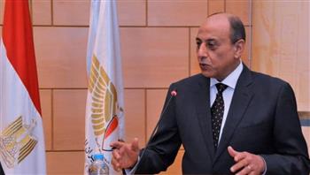   وزير الطيران المدني يهنئ العاملين بمناسبة عيد الطيران المدني المصري