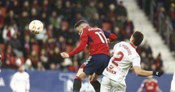 أوساسونا يتأهل لنصف نهائي كأس إسبانيا بفوزه على إشبيلية (2-1)