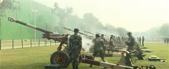   المدفعية الهندية تطلق 21 طلقة ترحيبا بالرئيس السيسي كضيف شرف احتفالات عيد الجمهورية