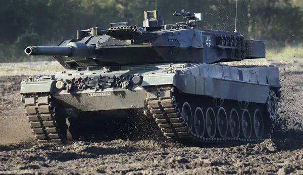 ترامب عن إرسال الدبابات لأوكرانيا: أوقفوا هذه الحرب المجنونة الآن