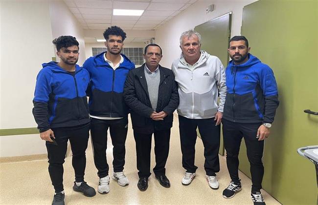 زيارة " زوران " ولاعبو فريق الكرة لمشجع الاتحاد المصاب " اسلام زكي " قبل لقاء الذئاب
