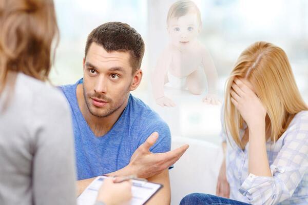 خبيرة أسرية: المرأة متقلبة المزاج بطبيعتها لأنها خُلقت من ضلع أعوج