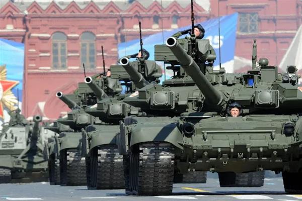 «القاهرة الإخبارية» تعرض تقريرا حول الفهد الروسى «دبابات 90-t»