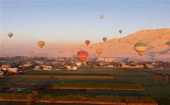 سماء الأقصر تتزين بـ 62 رحلة بالون 