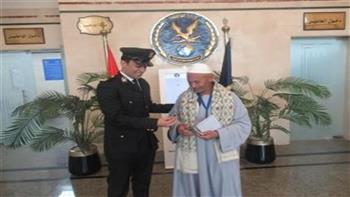 إدارة تصاريح العمل بوزارة الداخلية تستخرج المستندات للمواطنين بالمجان بمناسبة عيد الشرطة