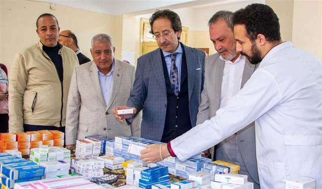 تقديم الرعاية الطبية لـ 1142 شخصا بقافلة جامعة طنطا بمركز كفر الزيات
