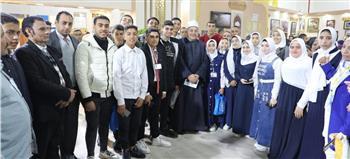 رئيس قطاع المعاهد الأزهرية يتفقد جناح الأزهر بمعرض القاهرة للكتاب