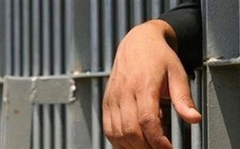 حجز راكب بحوزته 4 قطع حشيش فى مطار القاهرة للتحريات