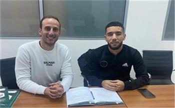   الأهلي يتعاقد مع الجزائري أحمد قندوسي لاعب وفاق سطيف لمدة 4 سنوات ونصف