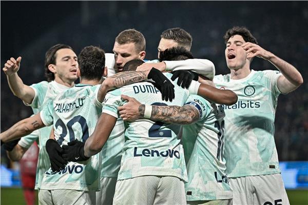 إنتر ميلان يفوز على كريمونيزي 2ـ1 في الدوري الإيطالي
