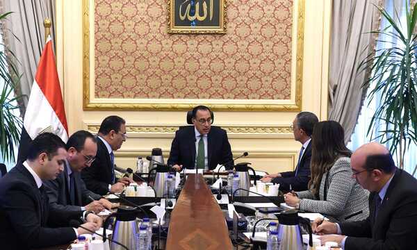 مدبولي يتابع مع رئيس هيئة الاستثمار جهود دعم وتهيئة مناخ الاستثمار في مصر
