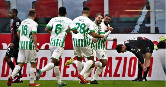 ساسولو يفوز على ميلان في الدوري الإيطالي