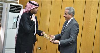   وزير القوى العاملة يتلقى وفد من وزارة الموارد البشرية والتنمية الاجتماعية السعودية 