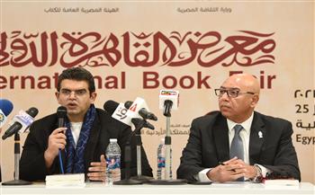   خالد عكاشة مشيدًا بكتاب «سيرة وطن» لأحمد الطاهري: تجربة أدبية ثرية 