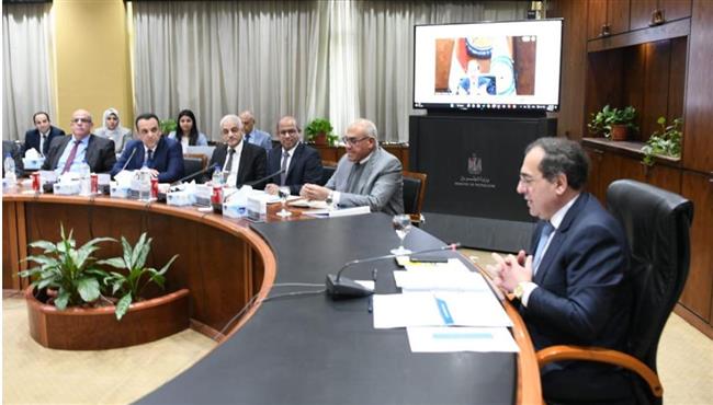 وزير البترول يتابع انعقاد الجمعية التأسيسية للشركة المصرية للصودا آش