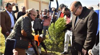   وزيرة البيئة ومحافظ أسيوط يشاركان في حملة تشجير ضمن مبادرة 100 مليون شجرة