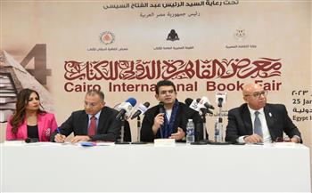   أحمد الطاهرى يعلن التبرع بمبيعات «سيرة وطن» لصالح حياة كريمة بندوة فى معرض الكتاب