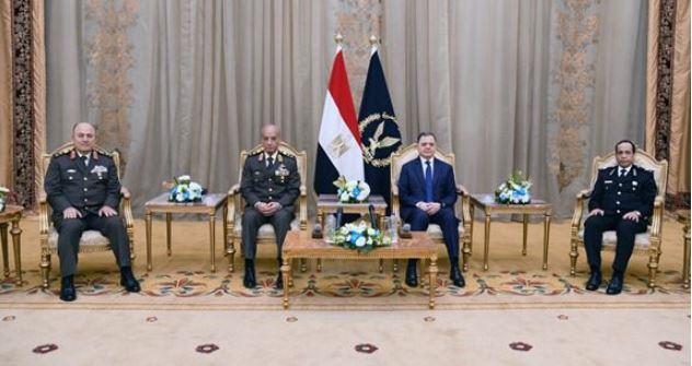 وزير الداخلية يستقبل وزير الدفاع ورئيس الأركان للتهنئة بعيد الشرطة