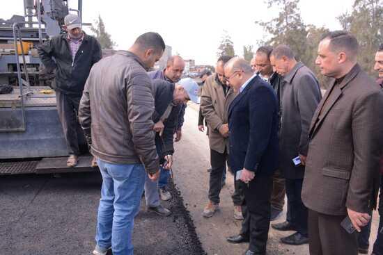 السكرتير العام للمحافظة يتفقد مركزى إصدار تراخيص المحال والتكنولوجي بالوحدة المحلية بالرحمانية