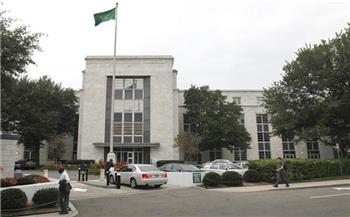   السفارة السعودية في واشنطن تُحذّر رعاياها بالابتعاد عن مناطق الاحتجاجات