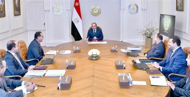 الرئيس السيسي يتابع مؤشرات الأداء المالي للدولة ونشاط قطاعي الجمارك والضرائب