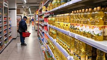 حقيقة نقص المعروض من الزيوت والألبان والسمن بالأسواق