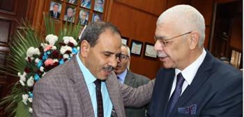 رئيس جامعة المنوفية يستقبل المهنئين 