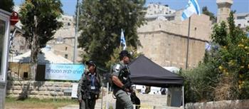   الاحتلال الإسرائيلي يغلق المسجد الإبراهيمي ويتعدى على فتاة بالضرب