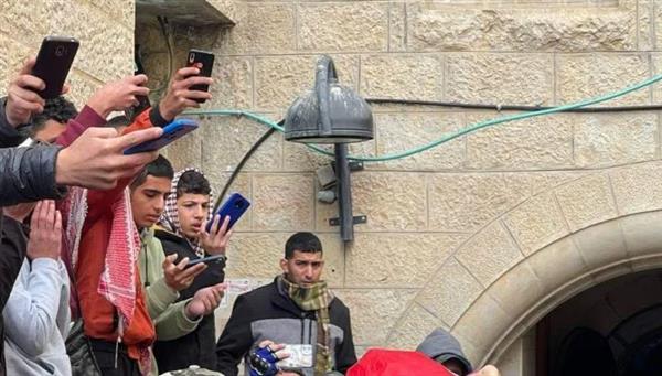 تشييع جثمان شهيد مُخيم الدهيشة بعد استشهاده برصاص الاحتلال الإسرائيلي صباحًا