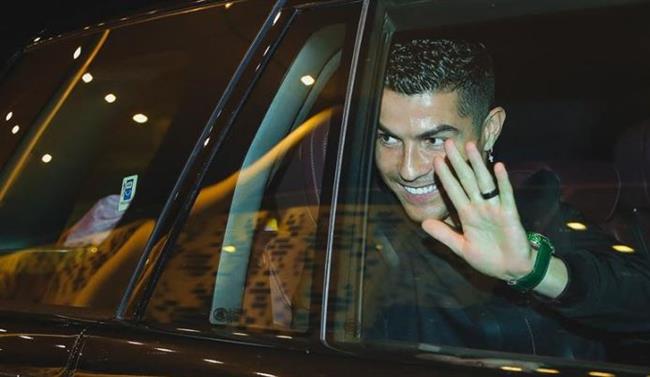 رونالدو يوجه رسالة لجماهير النصر قبل حفل تقديمه 