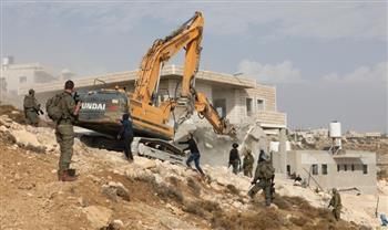   قوات الاحتلال يهدم 5 منازل في يطا جنوب الخليل